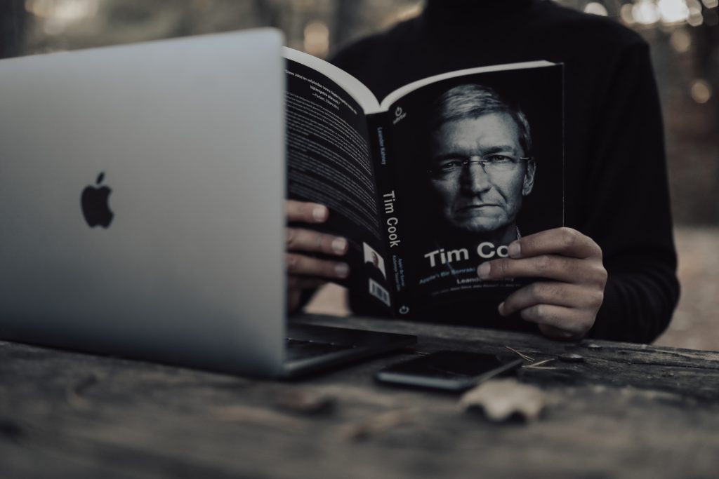 tim cook biografia